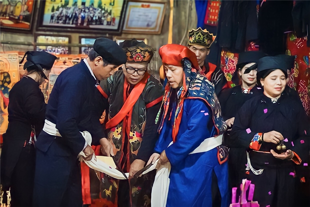 北件省侬族同胞独特的“祝寿”仪式。