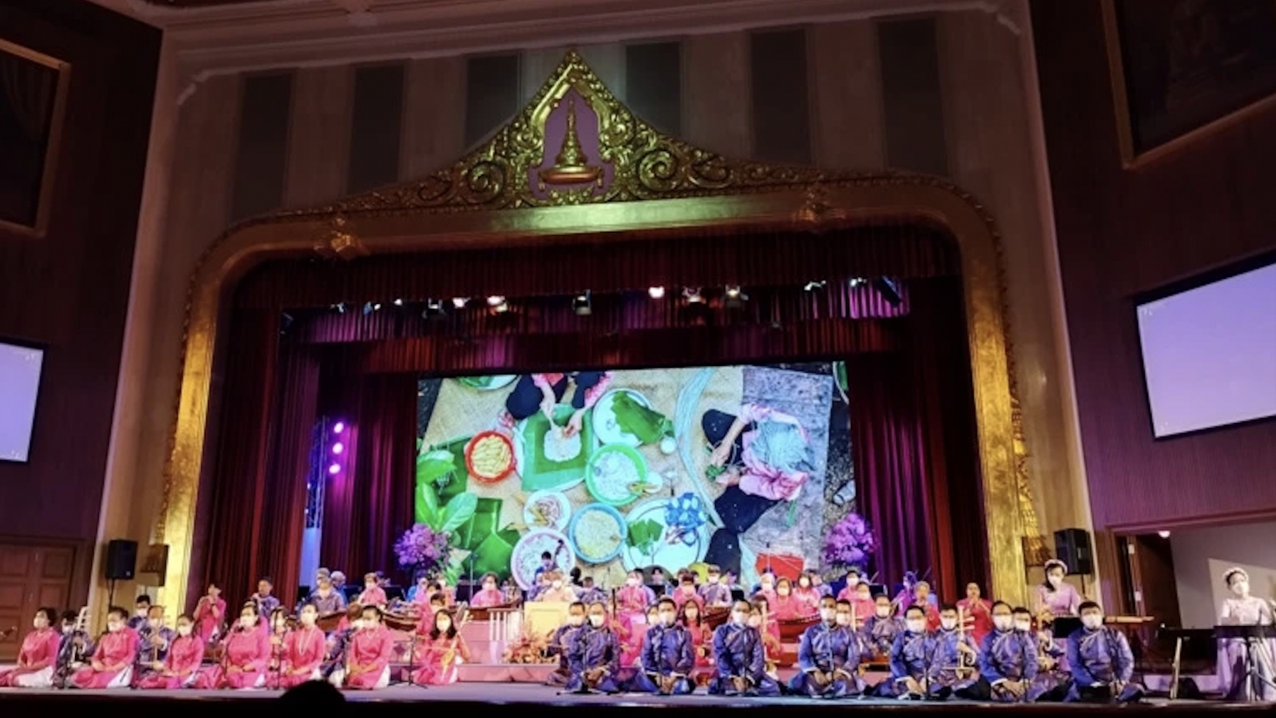 泰国公主创作并表演关于越南的音乐作品