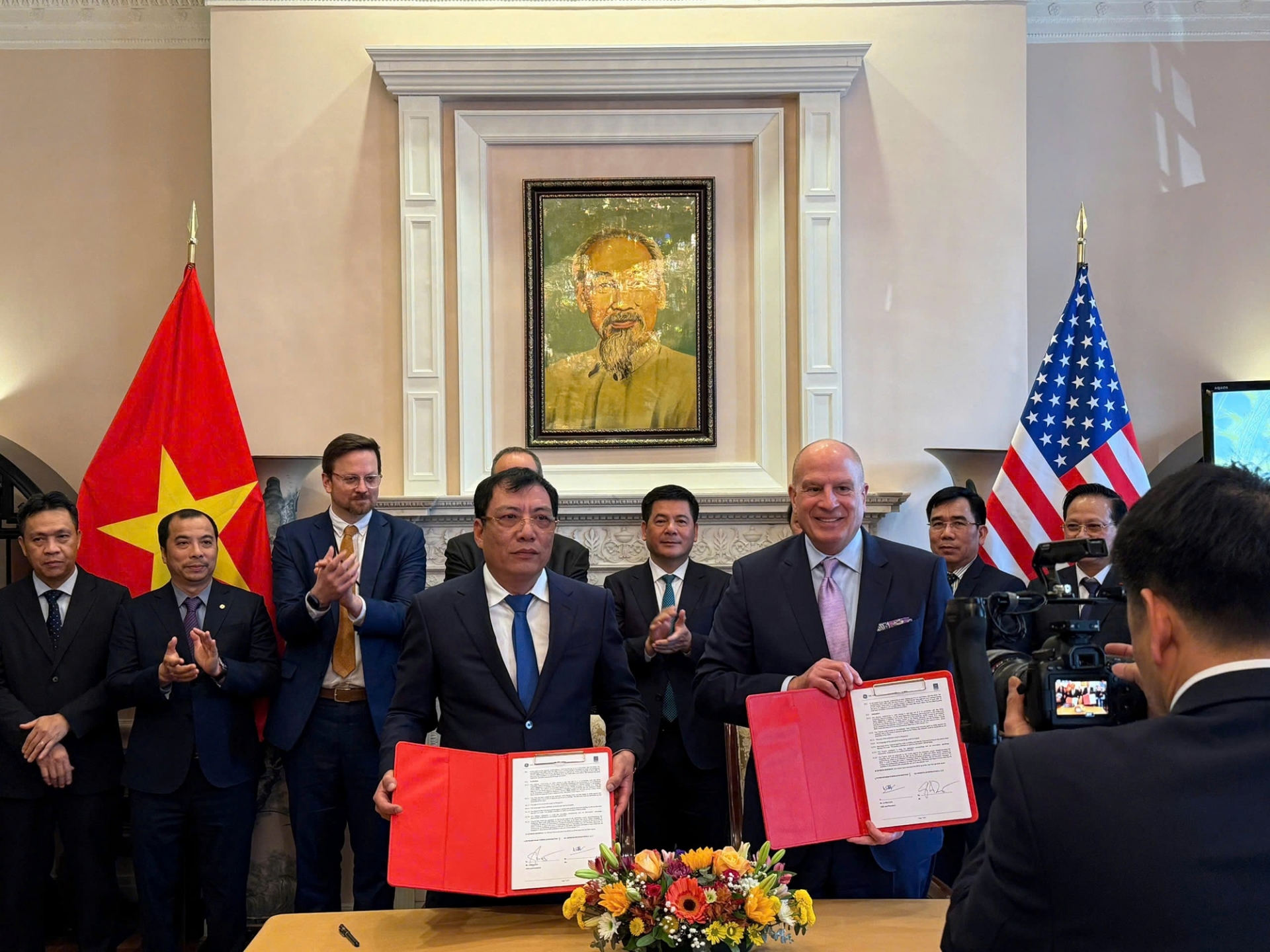 越南与美国企业签署多项经贸合作协议