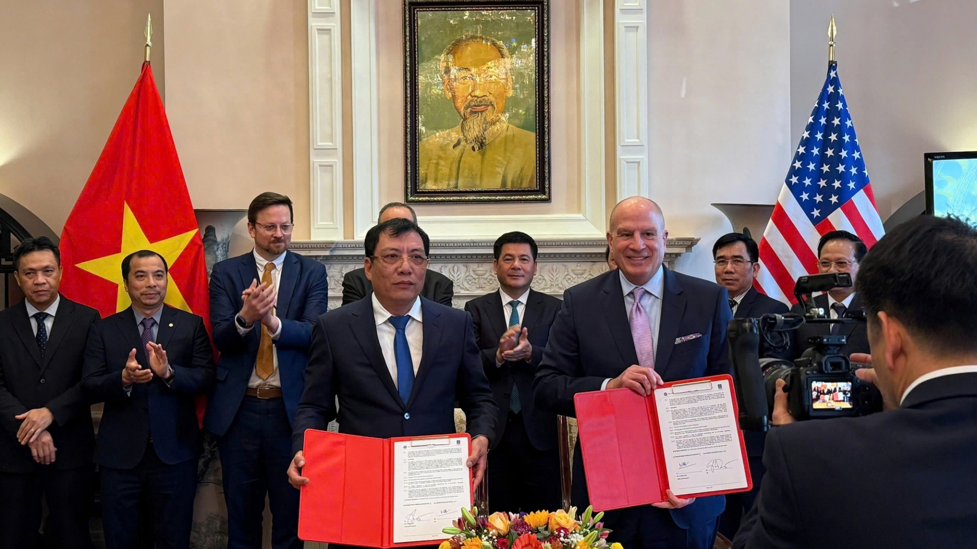 越南与美国企业签署多项经贸合作协议