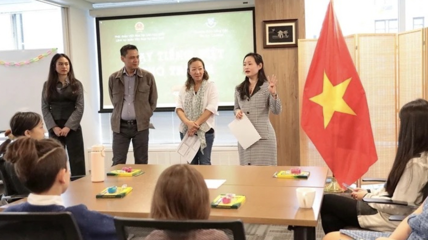 弘扬越南语：在美国纽约市传递对孩子们的热爱