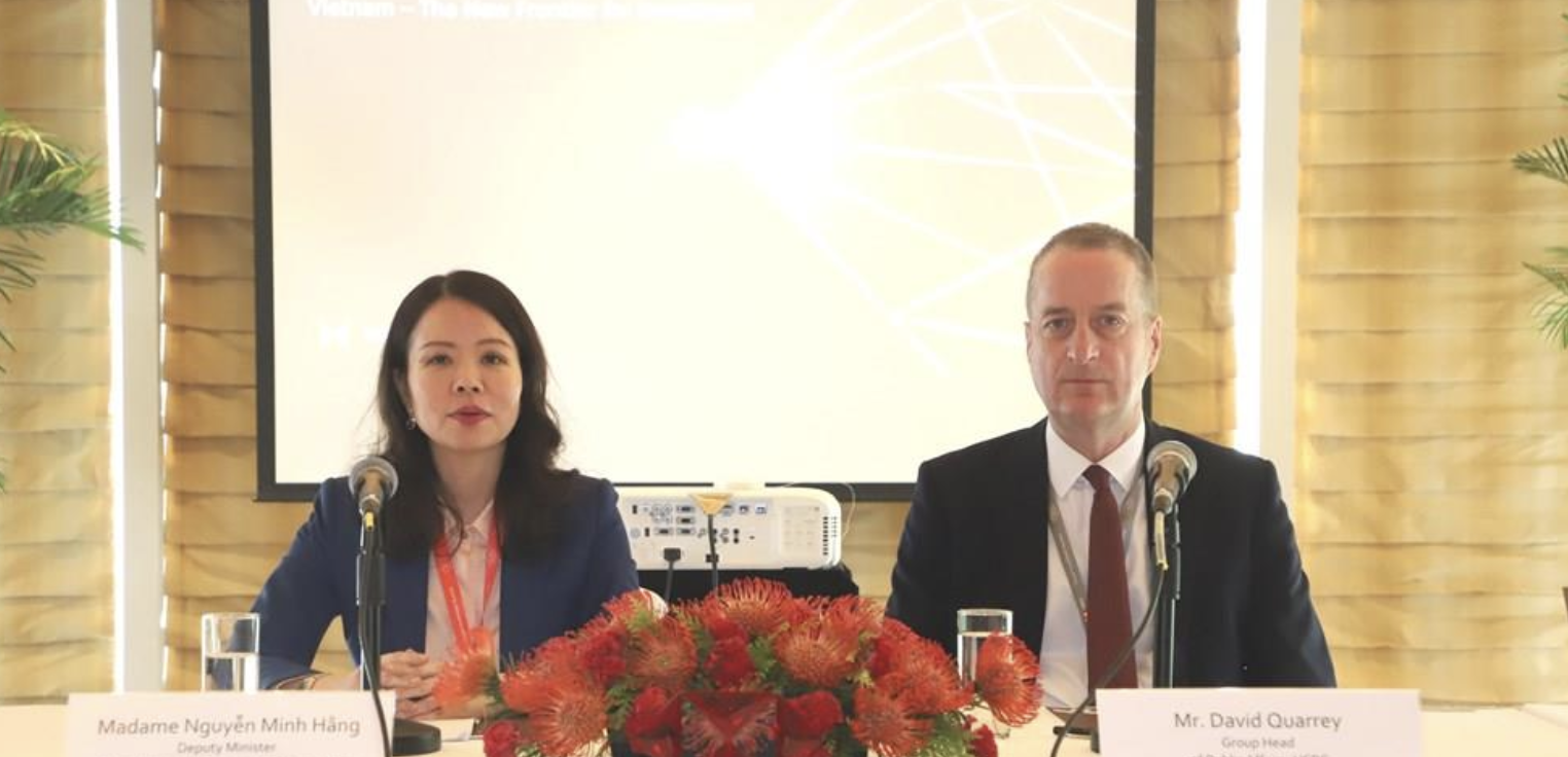 越南外交部副部长阮明姮出席了在中国香港举行的第二届汇丰全球投资峰会（GIS）。