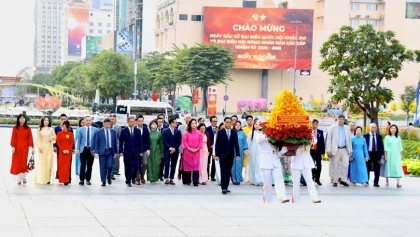 发挥侨胞资源，推动增长