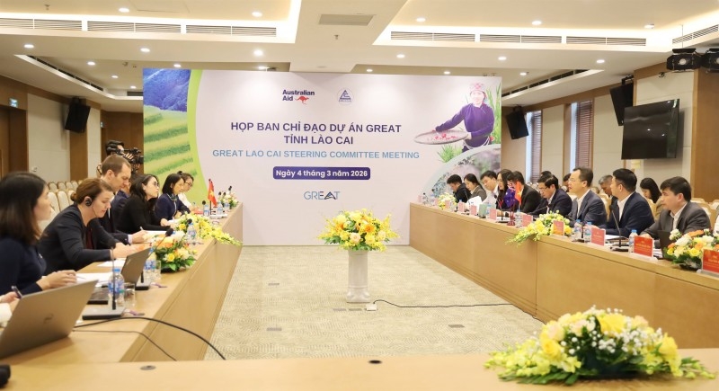“通过提高老街省农业生产经济效益和旅游发展促进性别平等”项目（老街省GREAT 2项目）指导委员会组织定期会议，旨在评估实施进度，讨论第3年活动计划，并建议为部分子项目分配预算。（图片：原轩/laocai.gov.vn）