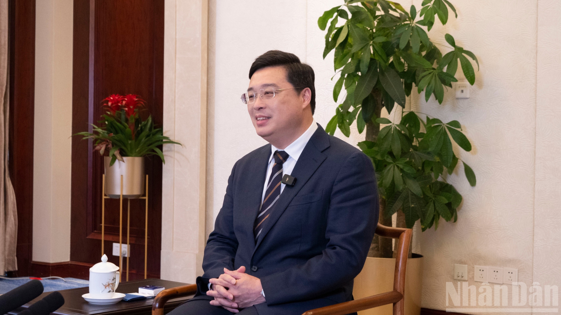 中国广西壮族自治区主席韦韬。