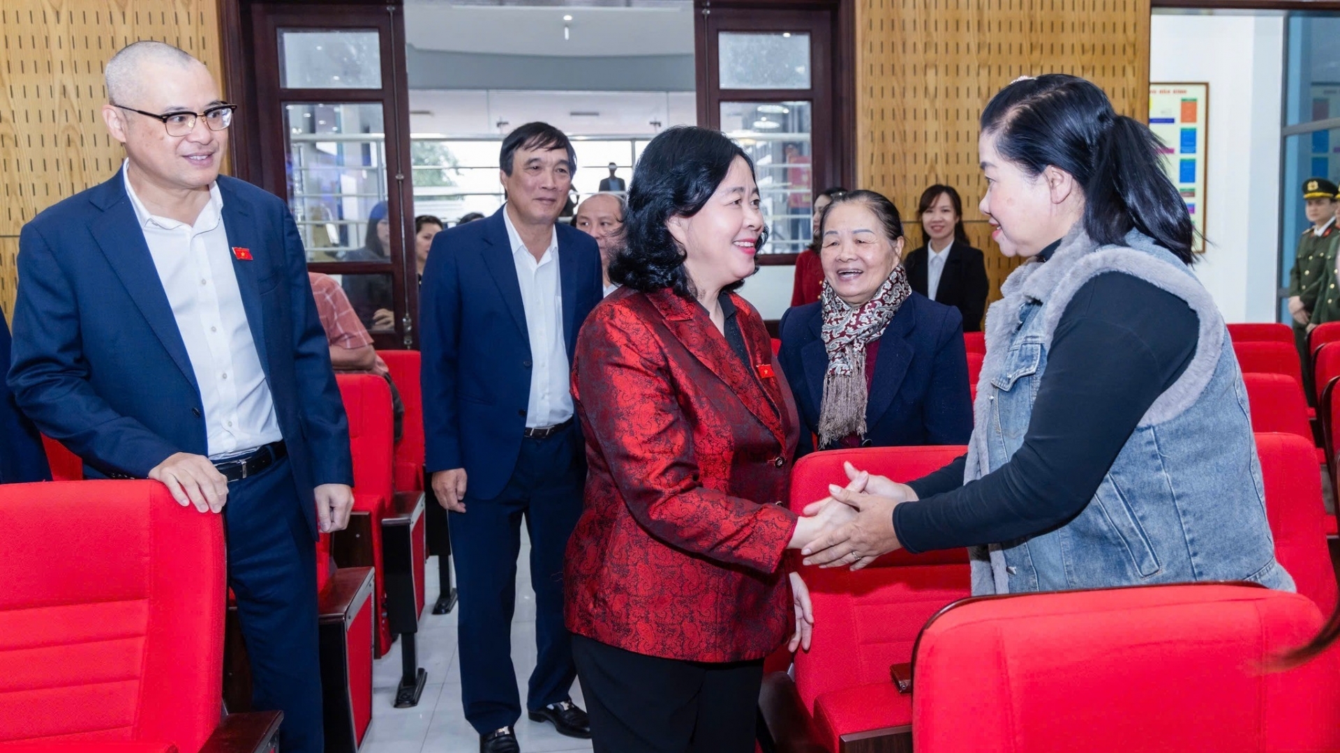 裴氏明怀女士：制定政策以发挥富寿省作为北部中游和山区中心优势