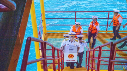 圆满完成巴给滩区域选民的提前选举工作