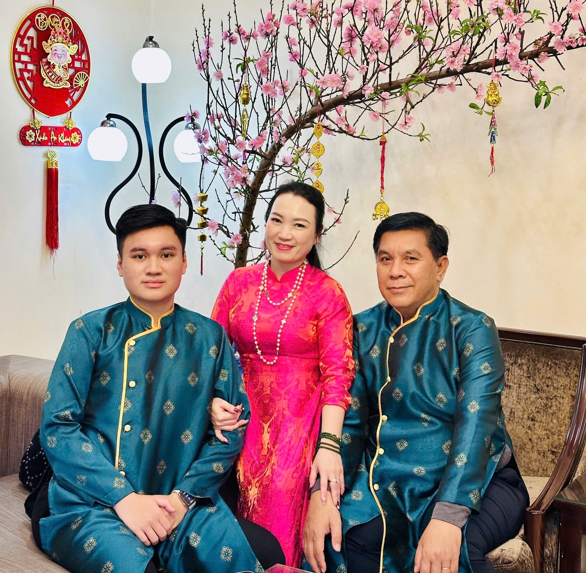 林·高先生（右一）与家人合影。（图片：由本人提供）