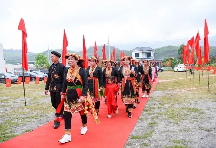 西北地区各省选举投票率很高，接近100%