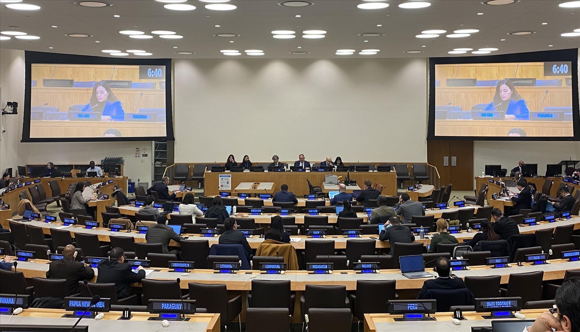 联合国裁军委员会年会4日在美国纽约开幕。越南常驻联合国代表团副团长黎氏明钗在会议上发表讲话。