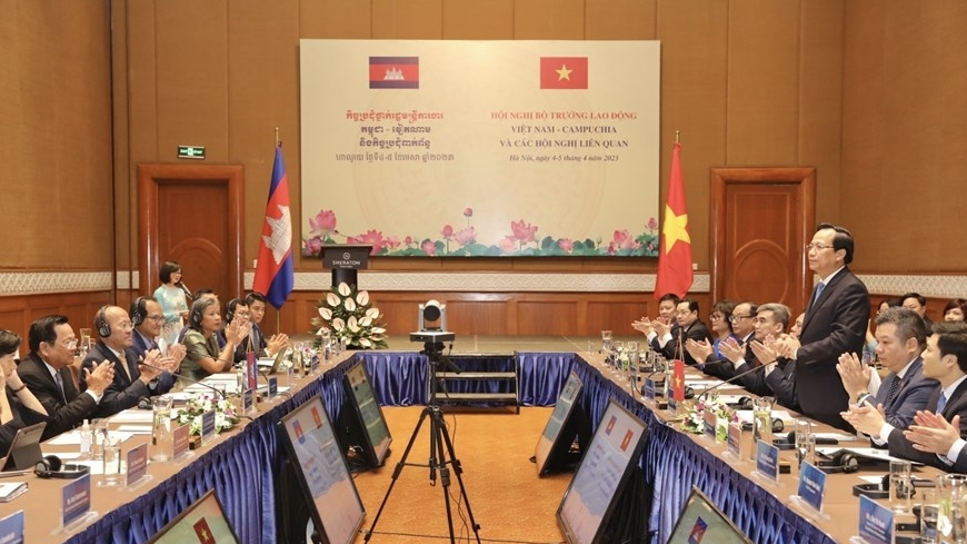 越柬劳工部长会议在河内举行，旨在促进越柬两国在劳务和职业培训领域的合作。