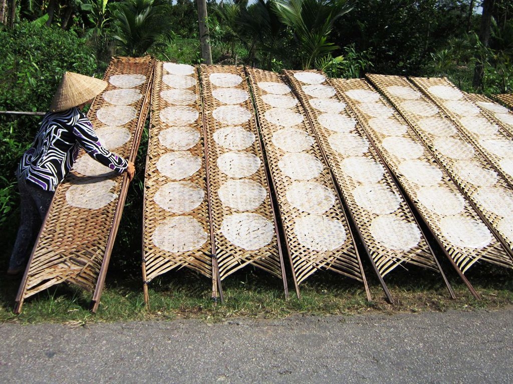 拥有200多年历史的薄饼传统手工制作业被列入越南国家遗产