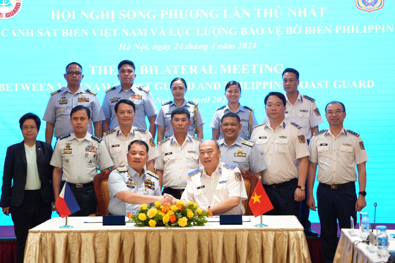 越南海警与菲律宾海岸警卫队首次双边会议于4月24日在河内举行。