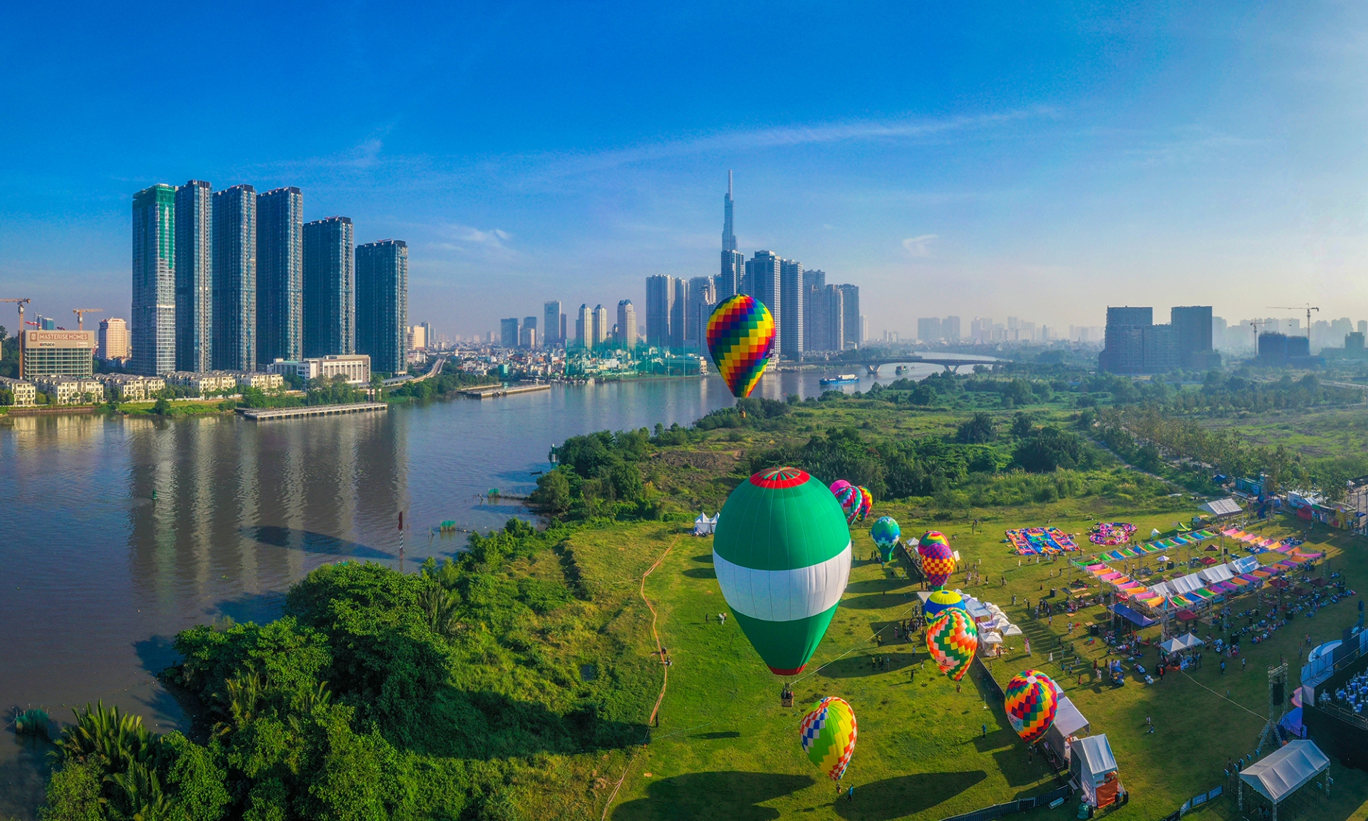 从高空俯瞰胡志明市全景 彰显出现代气息