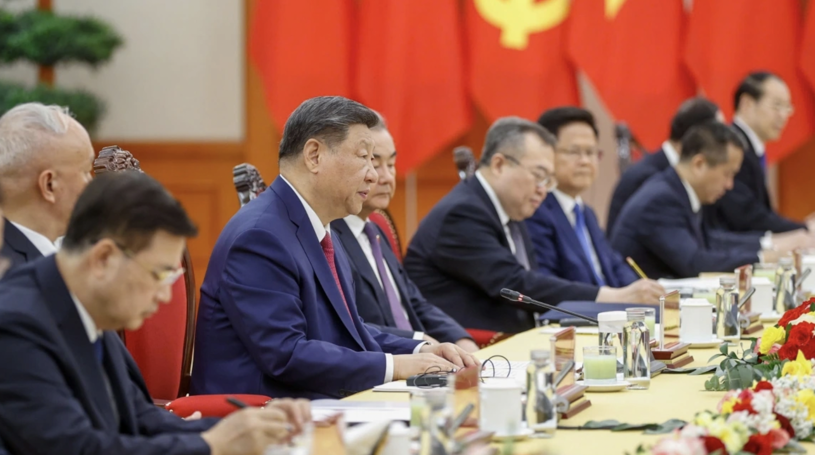 越共中央总书记苏林同中共中央总书记、国家主席习近平举行会谈