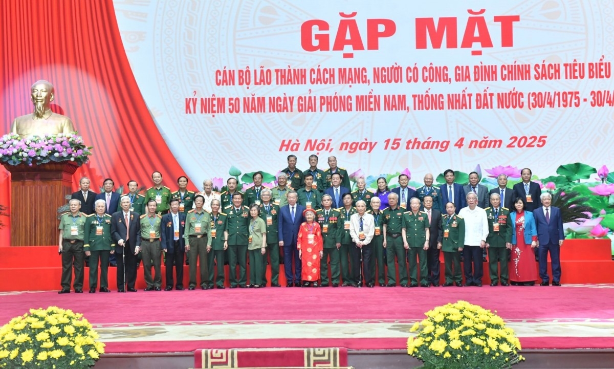 代表们合影