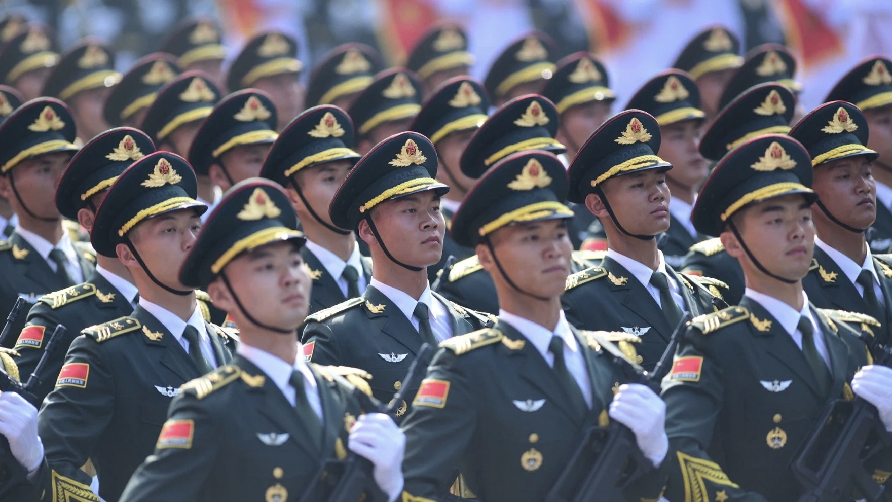 中老柬三国军队参加纪念南方解放、国家统一50周年阅兵、游行活动