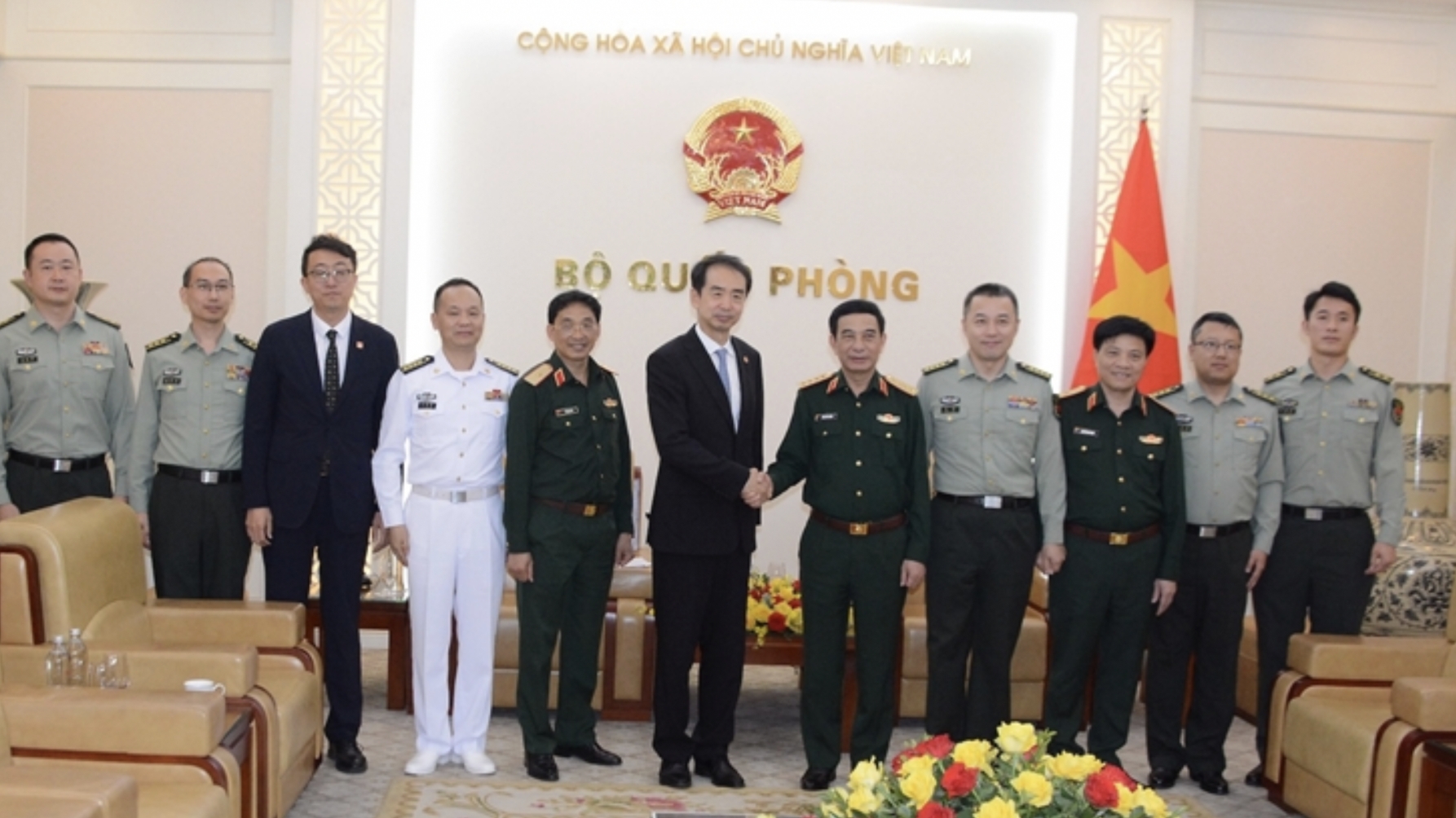 推动越中国防合作日益走深走实