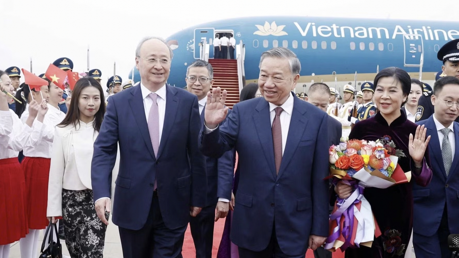 越共中央总书记、国家主席苏林抵达北京开始访华