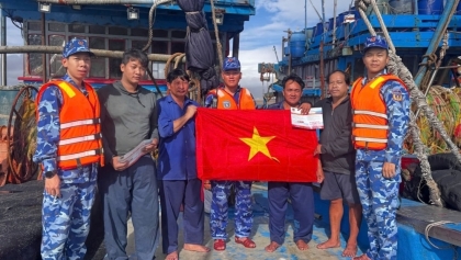 广治省：海警与渔民携手保护海岛，打击非法捕捞