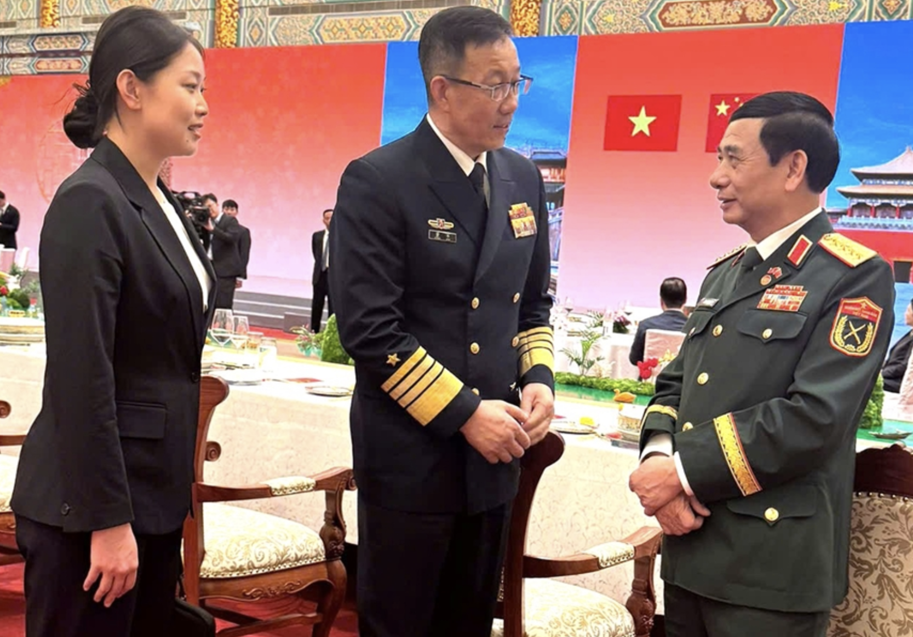 越中推动务实高效的国防合作