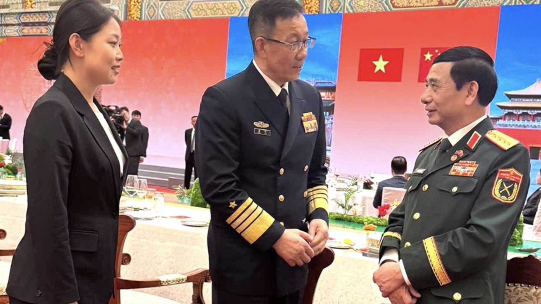 越中推动务实高效的国防合作