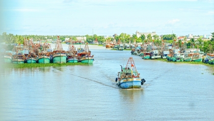 强化渔船管理，遏制IUU违规行为