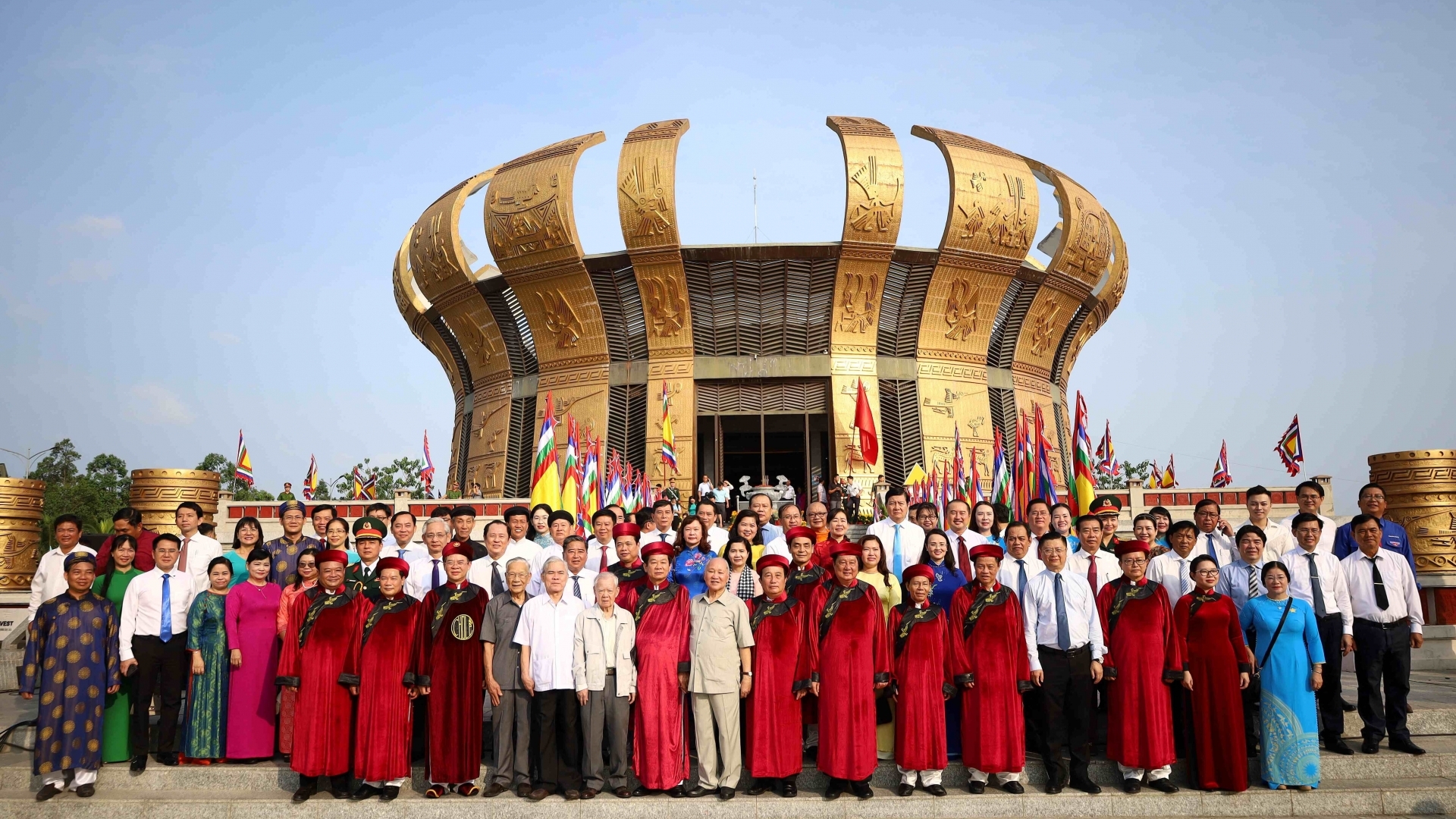 2026年雄王祭祖日-雄王庙会：静静流淌的冲积之水承载着根源的神圣灵魂