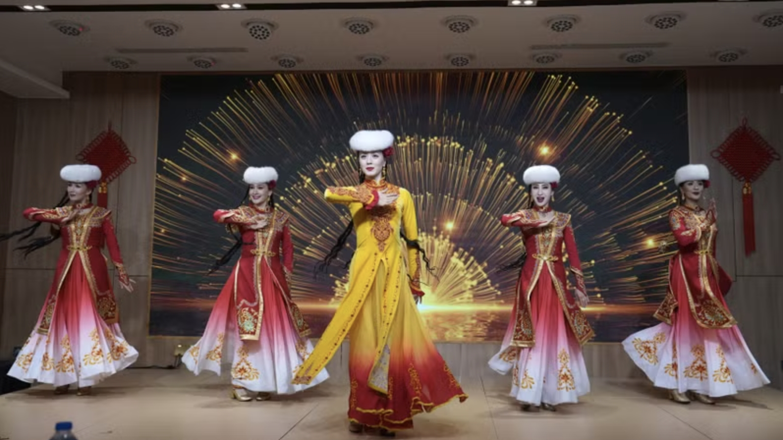 在河内推广新疆文化，加强越中合作