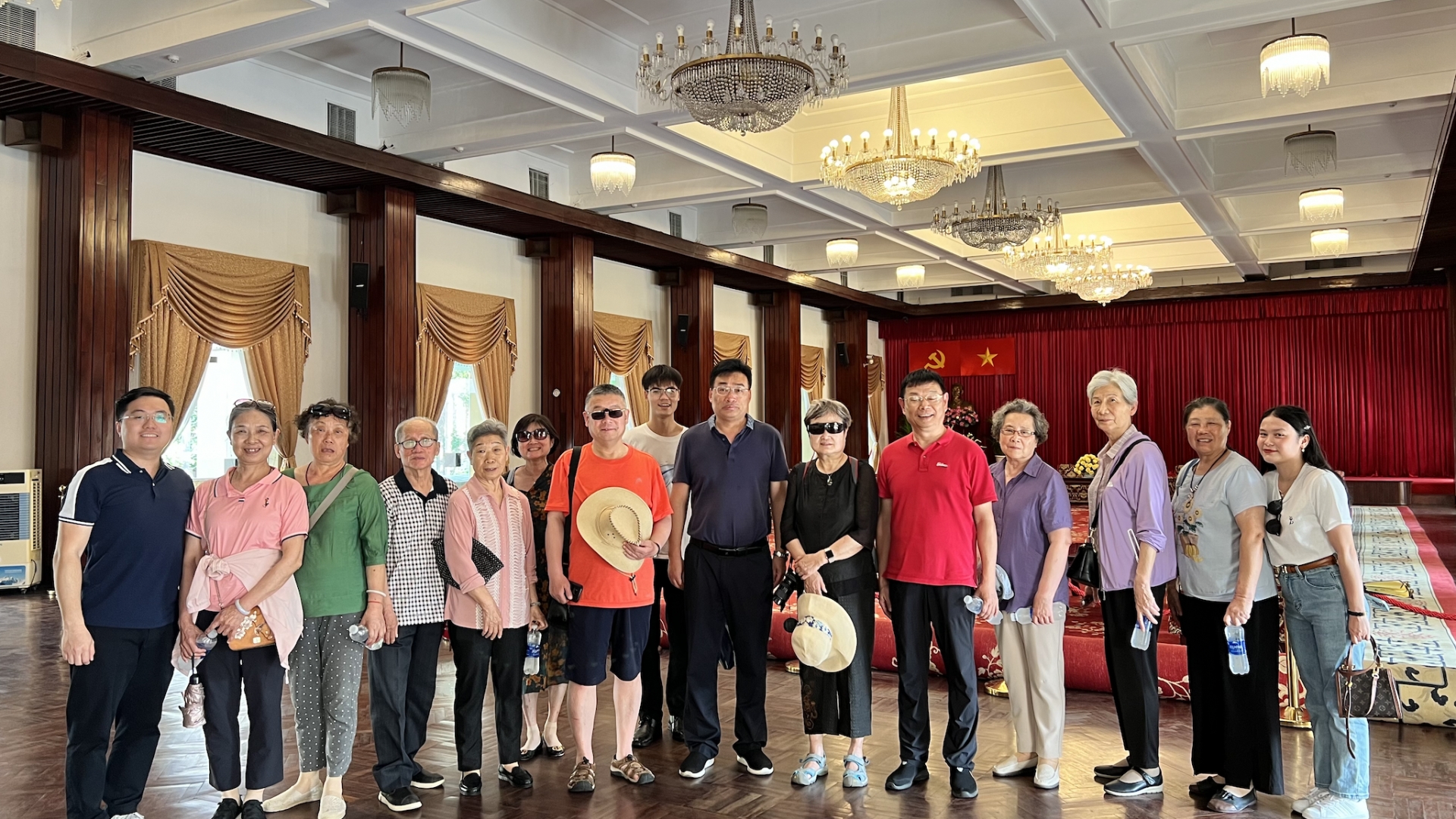 中国友好人士代表团于5月6日到5月13日到访越南