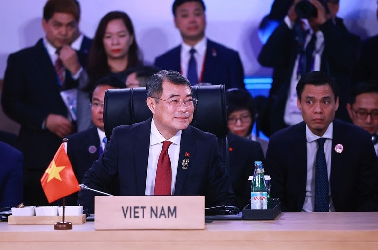 政府总理黎明兴在第48届东盟峰会全体会议上发表讲话。（照片：VGP/日北）