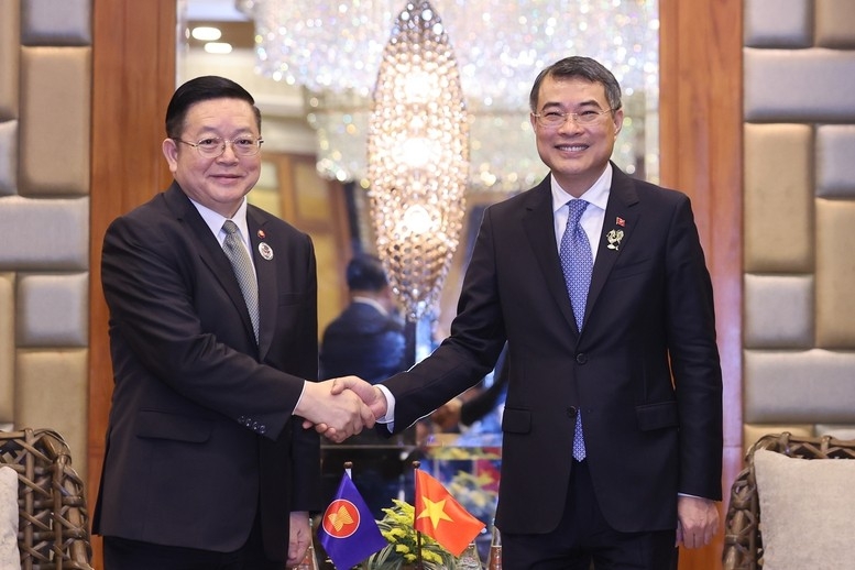 政府总理黎明兴接见东盟秘书长高金洪。（照片：VGP/日北）