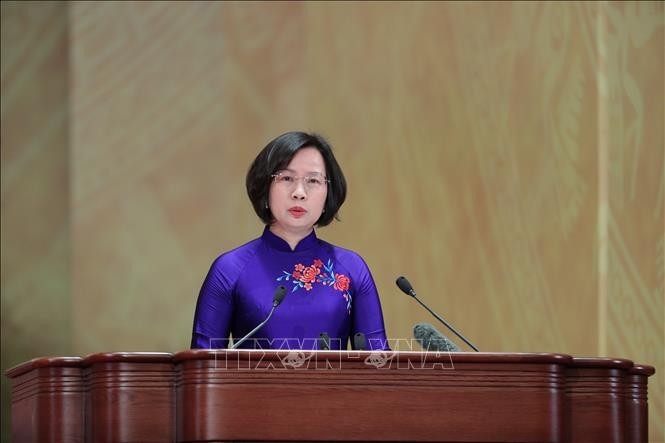 河内市委常委、越南祖国阵线中央委员会非专职副主席、河内市越南祖国阵线委员会主席裴玄梅同志作题为《首都数字阵线:果断行动 - 连接信心 - 在新纪元发扬大团结力量》的参与发言。 河内市委常委、越南祖国阵线中央委员会非专职副主席、河内市越南祖国阵线委员会主席裴玄梅同志作题为《首都数字阵线:果断行动 - 连接信心 - 在新纪元发扬大团结力量》的参与发言。