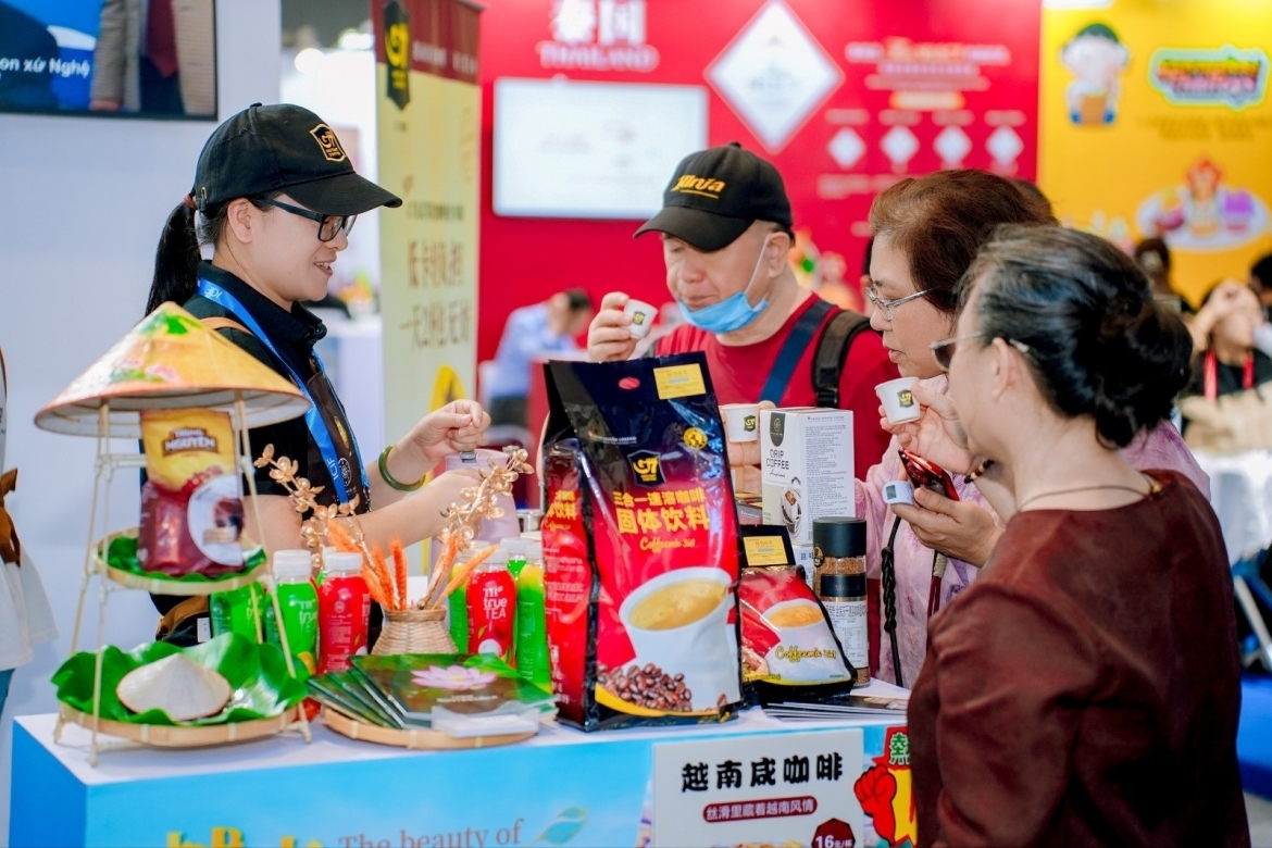 越南咖啡文化体验区。(照片:越南驻广州总领事馆) 越南咖啡文化体验区。(照片:越南驻广州总领事馆)