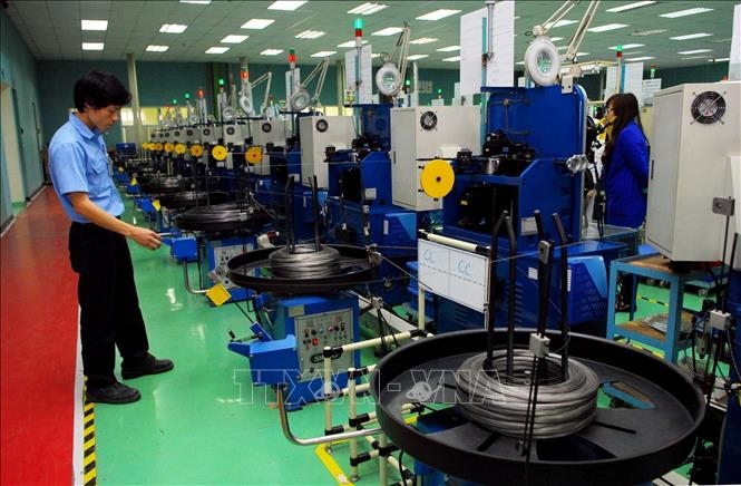 越南阿德万克斯有限公司(Advanex Vietnam,泰国投资)在越南海防市福田工业区运营,专业生产高品质各类弹簧(卷绕、冲压)、机械零件……,为各工厂提供每年6亿个零件的产能。(照片:越通社名蓝)。 越南阿德万克斯有限公司(Advanex Vietnam,泰国投资)在越南海防市福田工业区运营,专业生产高品质各类弹簧(卷绕、冲压)、机械零件……,为各工厂提供每年6亿个零件的产能。(照片:越通社名蓝)。