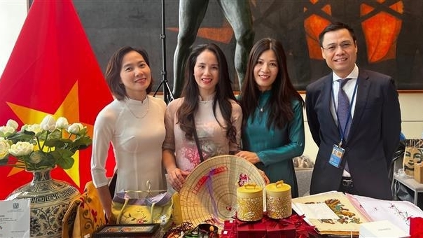国际客人高度欣赏越南特色美食