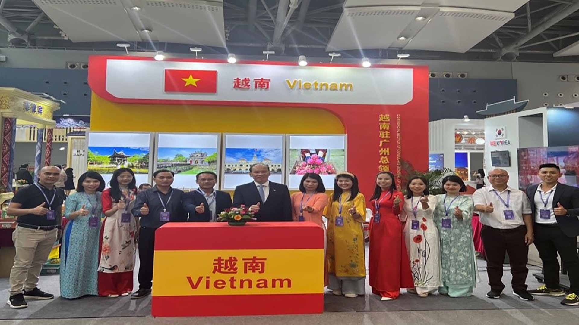 越南参加在中国广州举行的21世纪海上丝绸之路博览会。