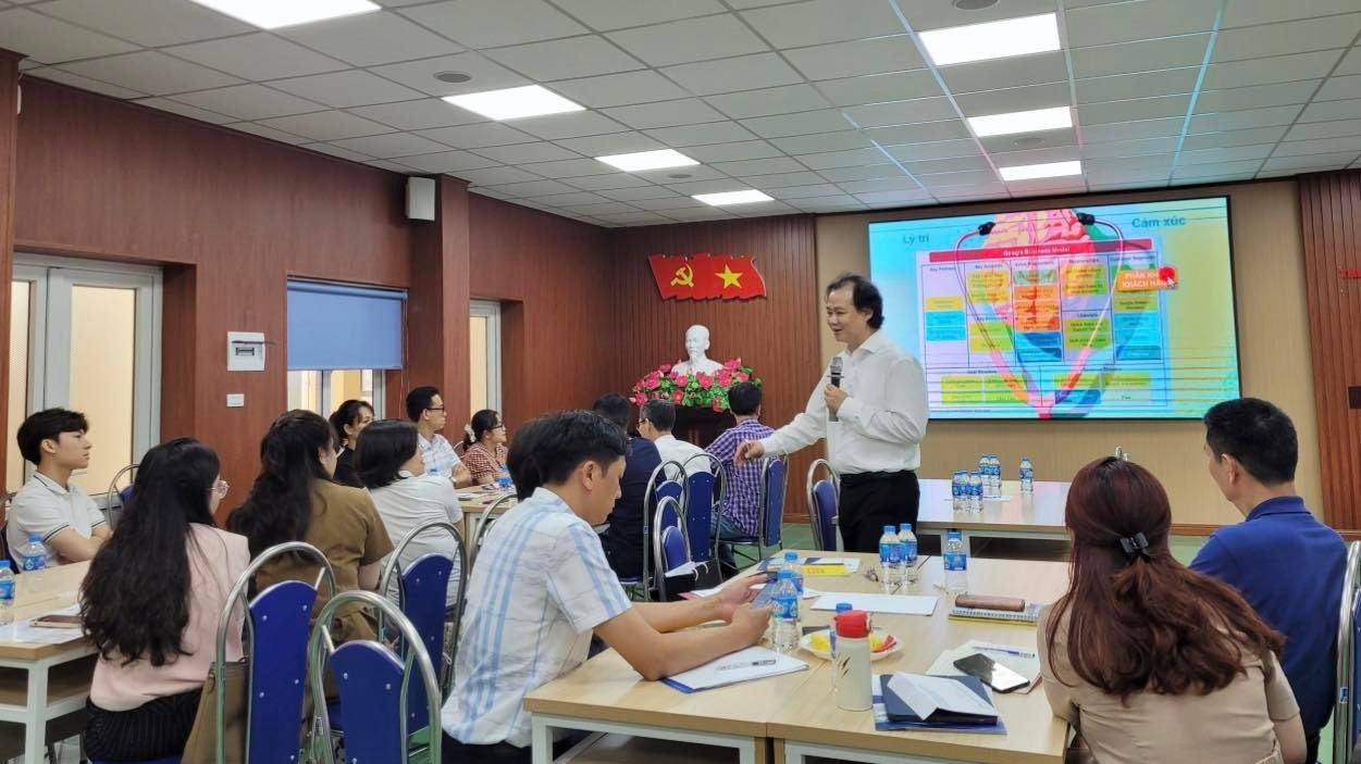 为全国40个省市的企业开设系列有关数字化转型的培训班
