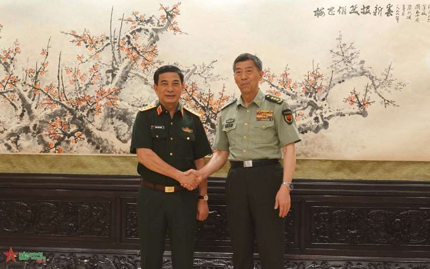 潘文江部长与李尚福部长。