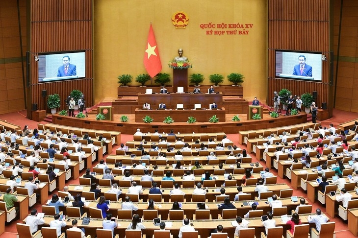 越南第十五届国会第七次会议的首场质询和回答质询活动4日进行。