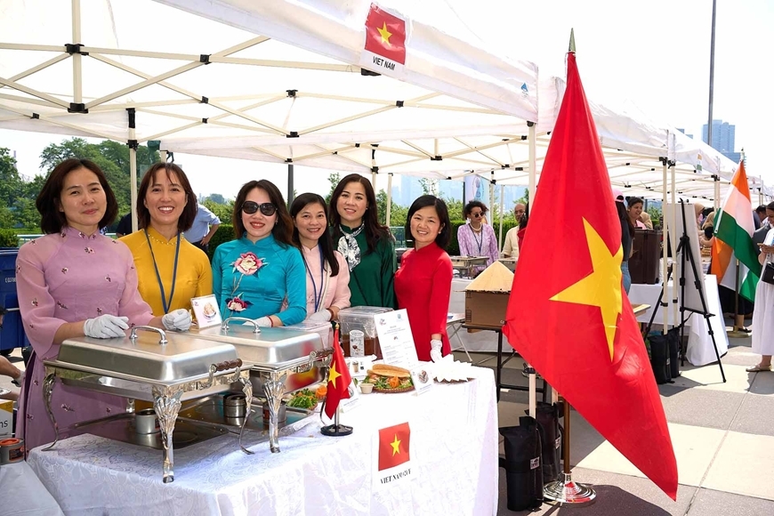 越南文化和美食在2024年联合国文化美食展留下深刻印象。