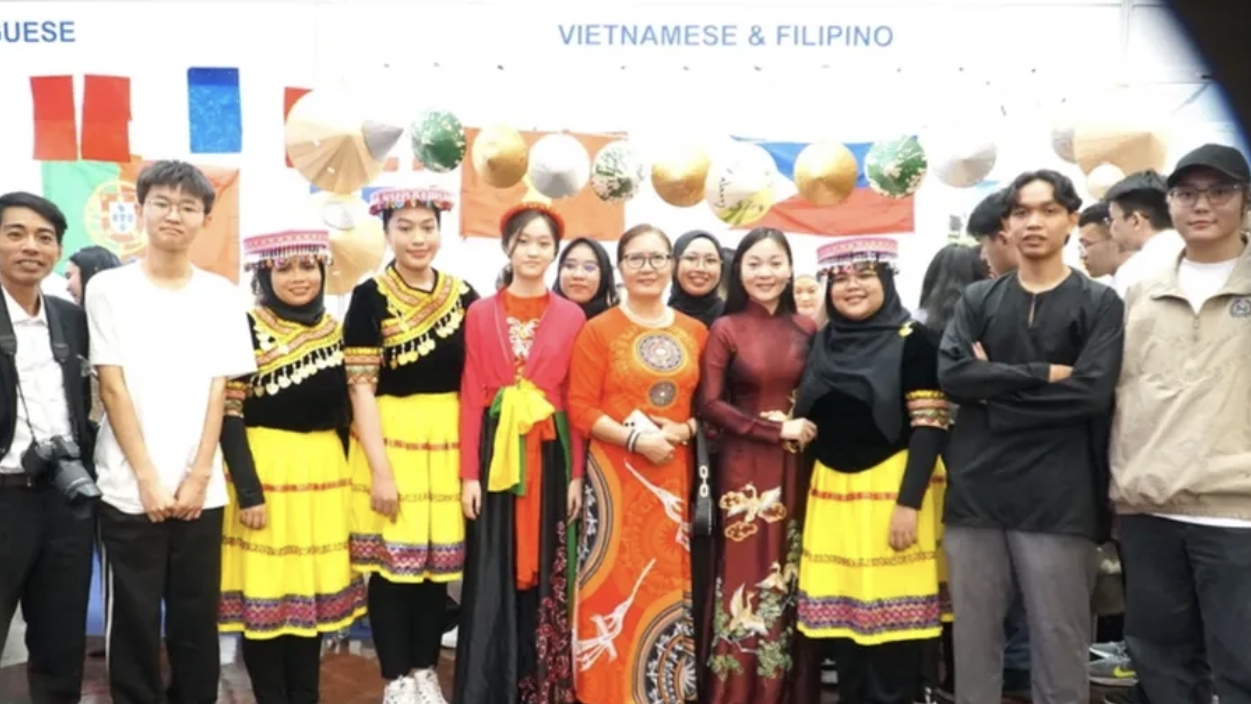 马来西亚大学赞扬越南语言和文化