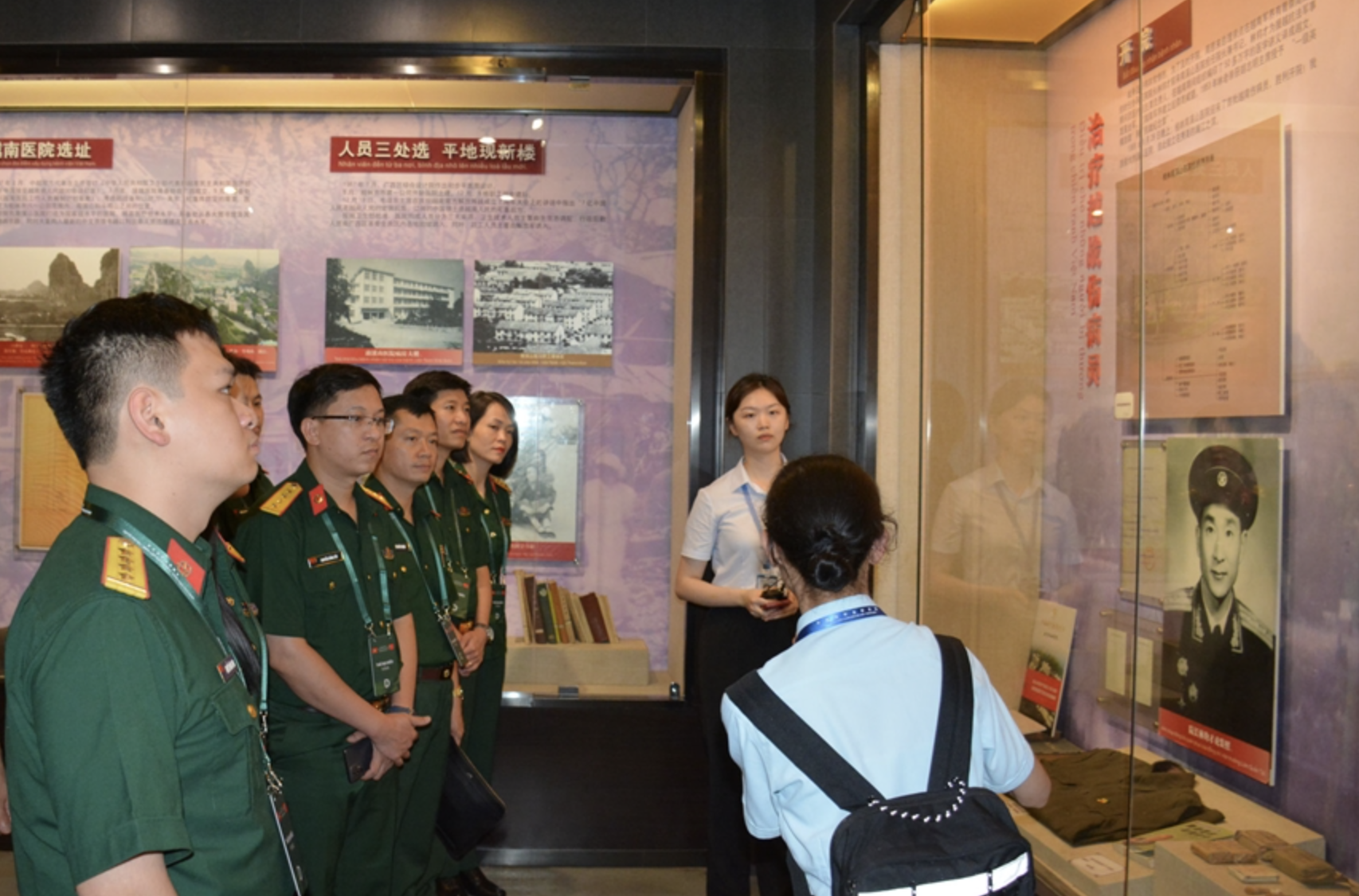 越南人民军青年军官代表团造访中国南溪山医院