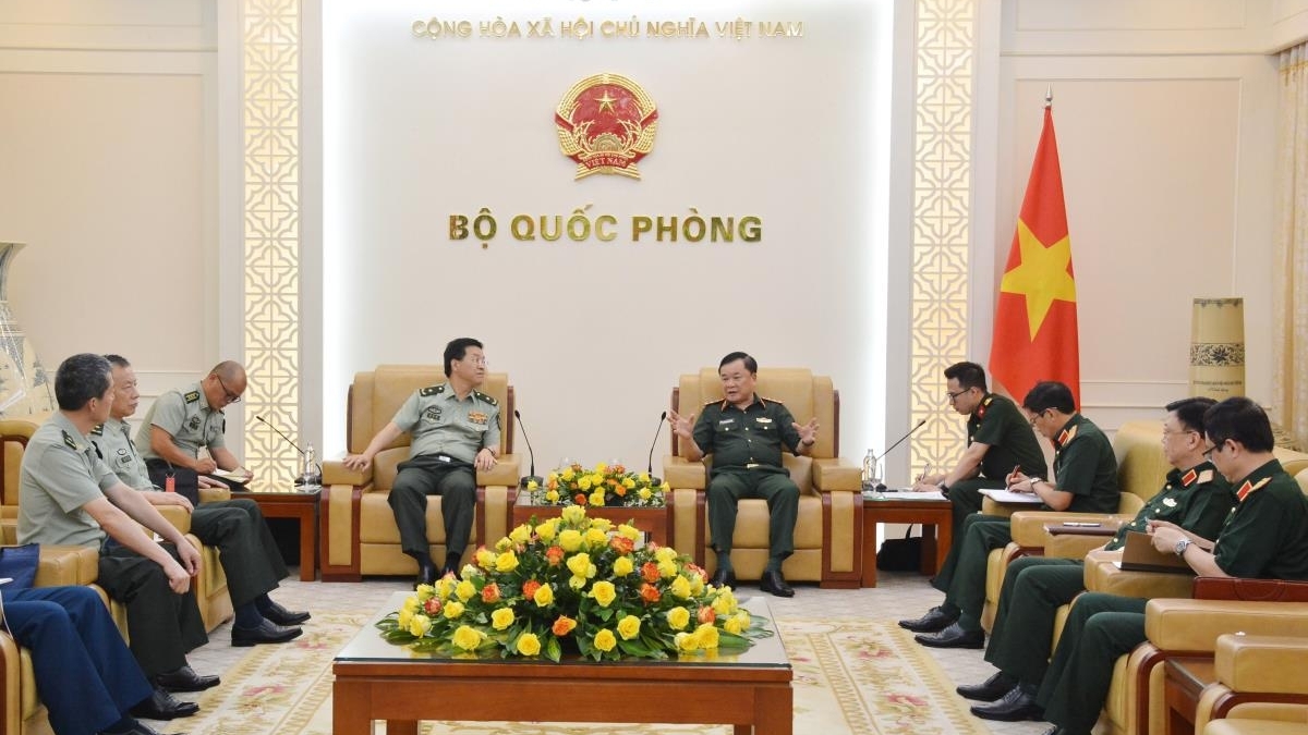 越中军事院校加强交流与合作
