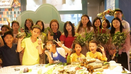 越中妇女儿童共庆传统佳节
