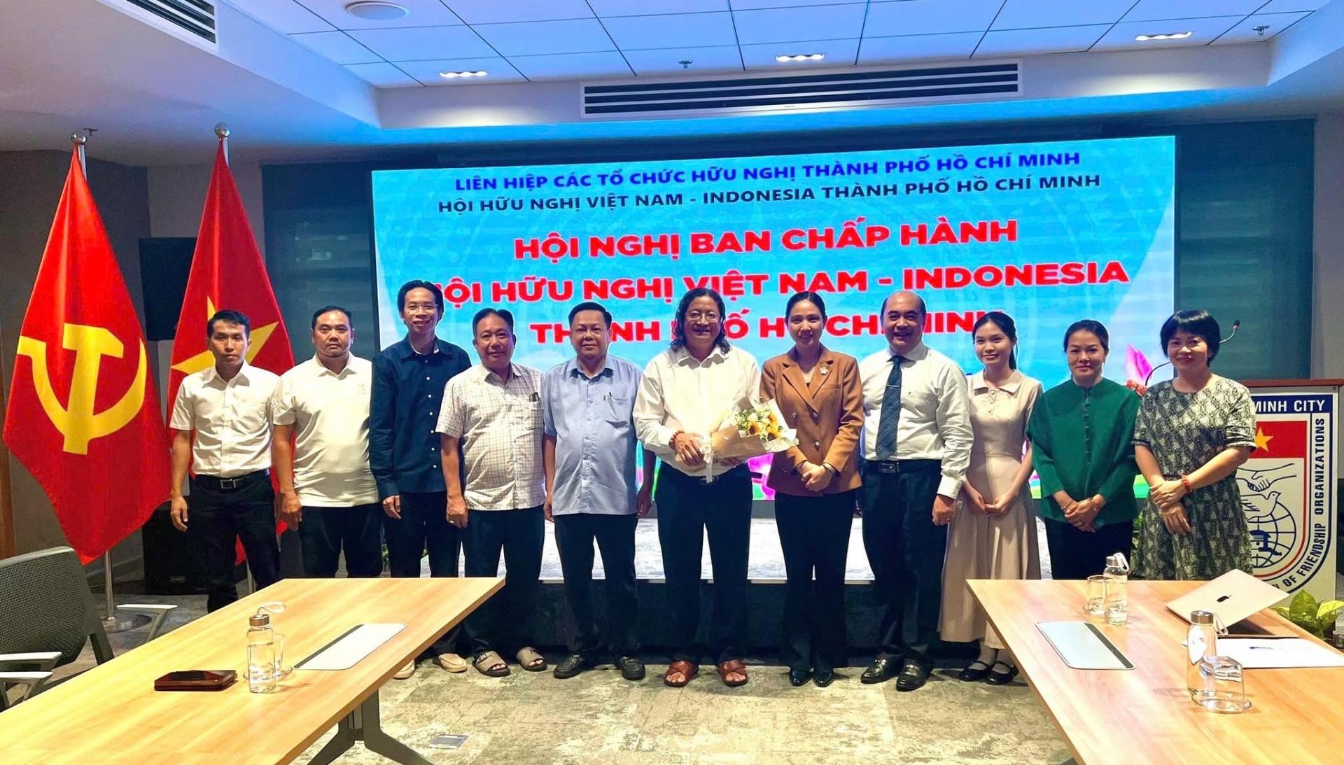 阮明悦同志担任胡志明市越印尼友好协会主席。
