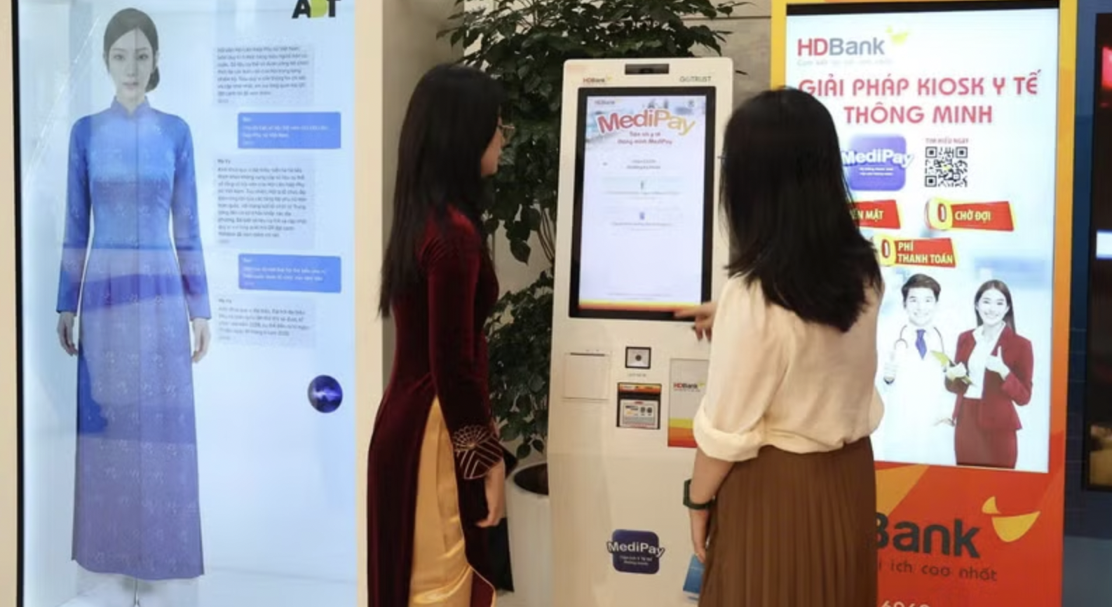 “新纪元的印记与抱负”展览旨在弘扬越南妇女在各历史时期的传统、本领、智慧和奋发向上的精神。 “新纪元的印记与抱负”展览旨在弘扬越南妇女在各历史时期的传统、本领、智慧和奋发向上的精神。