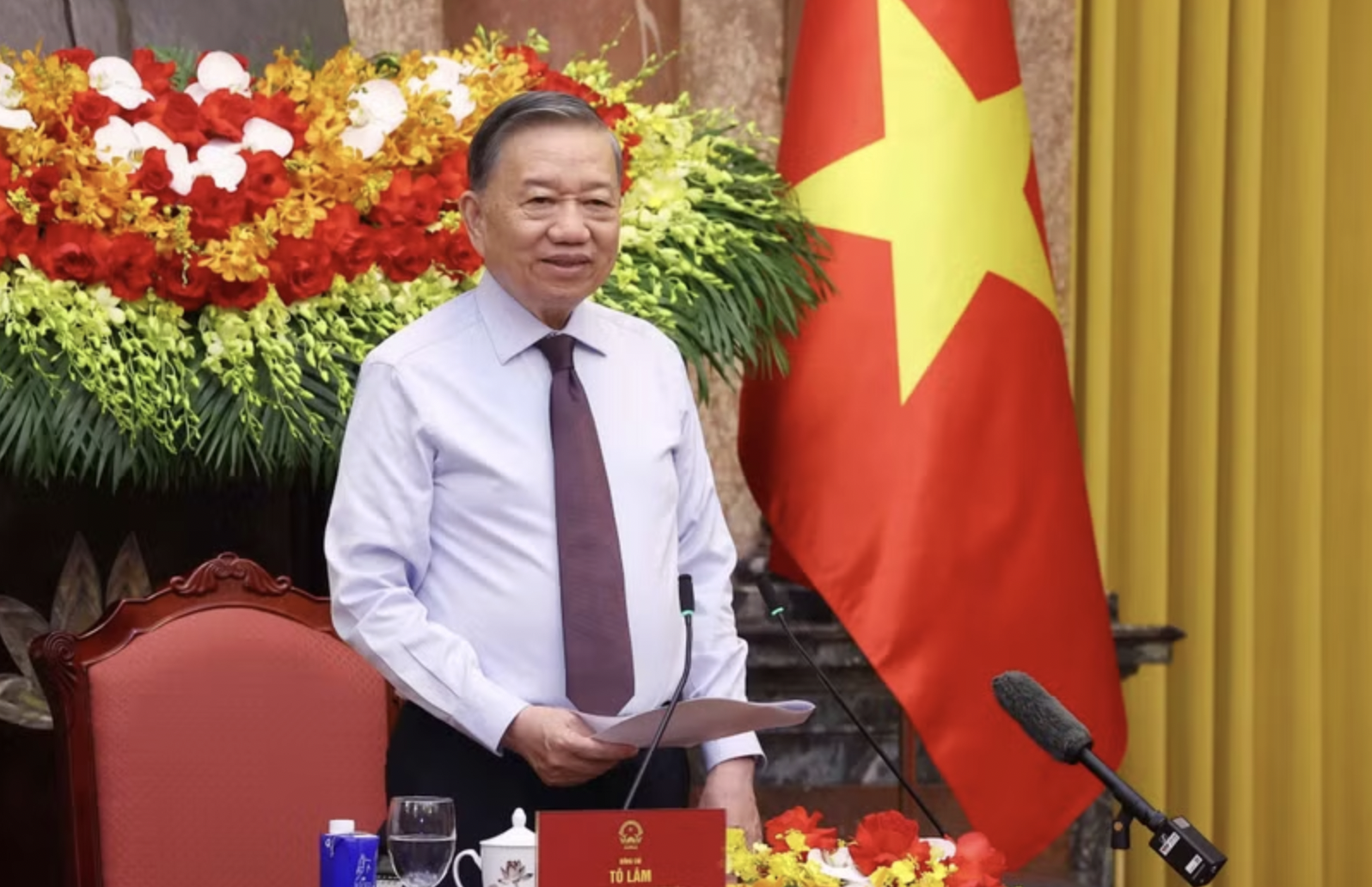 苏林总书记、国家主席发表讲话。 苏林总书记、国家主席发表讲话。