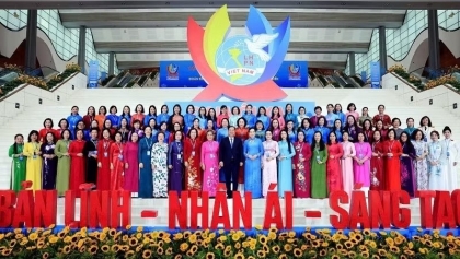 越南妇女迈向新时期国家发展动力角色