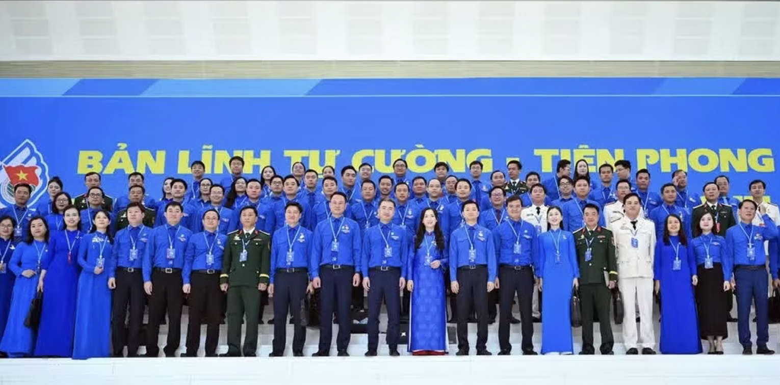 出席在河内国家会议中心举行的大会的各代表团。